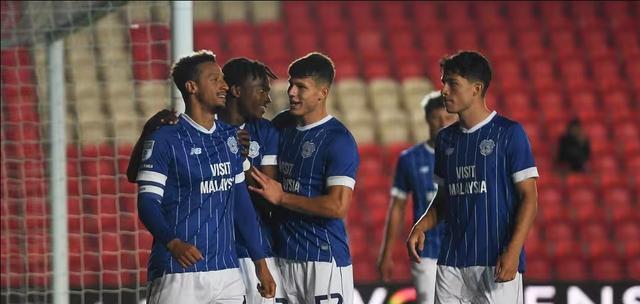 右边翼卫穆, 新星两球布 右边翼卫穆, 新星两球布